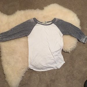 Baseball tee